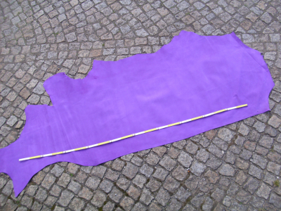 Rindleder, halbe Haut, nubuk Farbe lila