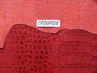 Rindleder mit Krokodilprägung, rot, Täschnerleder