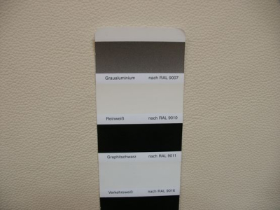 1/2 Rindlederhaut 2,83 m², Reinweiß, 1,2 mm (WS 104) Polsterleder