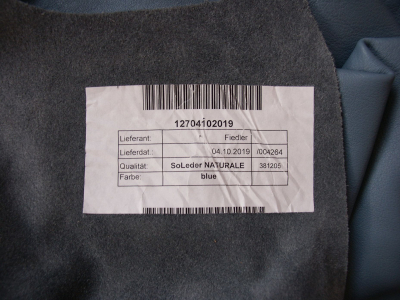 Leder in der Qualität NATURALE, Farbe blue