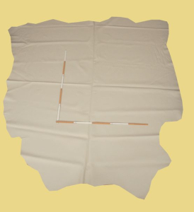 Rindlederhaut 5,07 m², Perlweiß, 1,2-1,3 mm (WS 095) Polsterleder